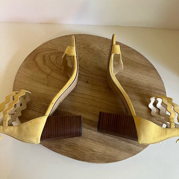 Pale Yellow Retro Mod Wavy Ankle Strap Stacked Chunky Heel Sandal 8.5 - Picture 6 of 13